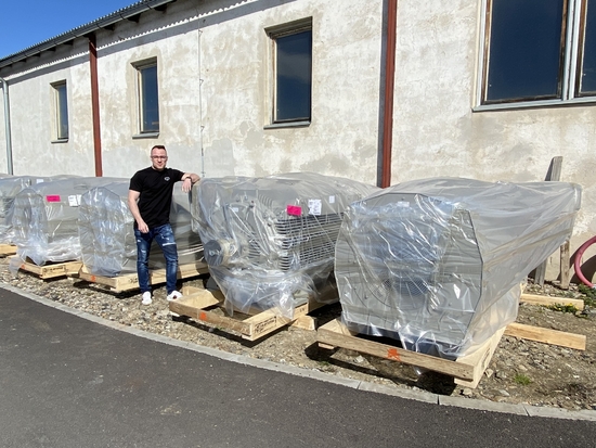 Reference: dodávka 8 elektromotorů Siemens 1 000 kW pro zákazníka z Ománu